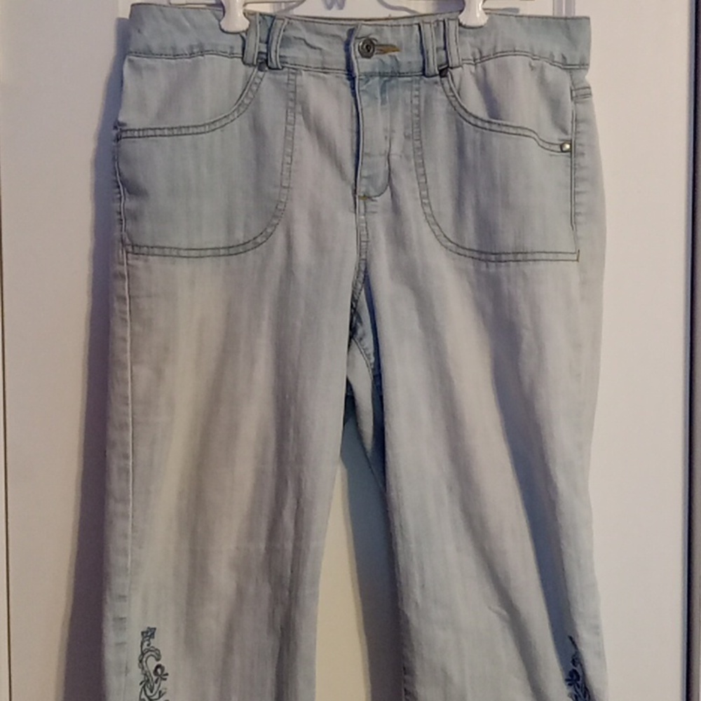 Gloria Vanderbilt Sky Blue Ankle Jeans with Hem Detail